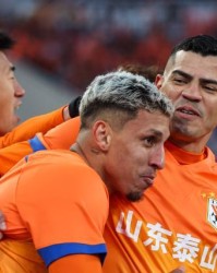 后费莱尼时代战术转型初见成效 泰山：为亚冠预热