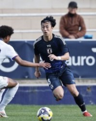 官方：比甲亨克续租大分三神中场保田坚心一年