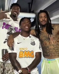 谁更像粉丝？甲亢哥偶遇莫兰特&amp;小贾伦 用的还是三折叠