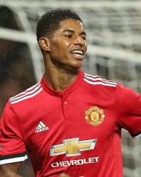 九游正版平台-每体：曼联周六将去踢友谊赛，拉什福德留守基地继续等待巴萨