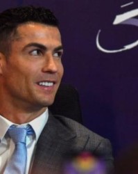 九游官方网-C罗说未来可能会买球队当老板 再过两三年就退役