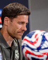 马卡：皇马对阵巴黎，阿隆索将面临多种战术选择来应对本场比赛