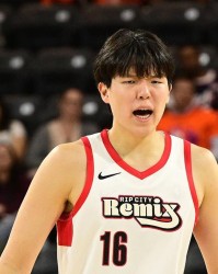 九游品牌主页-轰31+8创生涯纪录！杨瀚森闪耀G联赛：16中14太准，大秀勾手绝活